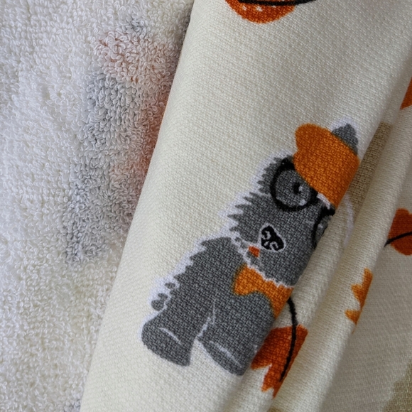 Doxie Corgi Terrier Labrador Pug Leaves Autumn Theme Kitchen Towel Set Of 2 NWT - Picture 7 of 12